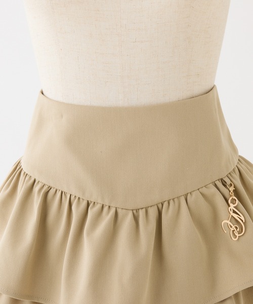 one after another NICE CLAUP（ワンアフターアナザーナイスクラップ）の「チャームベルト付きティアードミニスカパン（スカート・レディース・チェック/ベージュ/アイボリー/ブラック・SMALL/MEDIUM）」の9枚目の写真