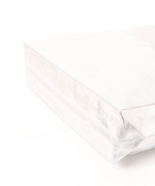 A.P.C.（アーペーセー）の「TOTE LOU（トートバッグ・メンズ・アンティークシルバー・ONESIZE）」の3枚目の写真