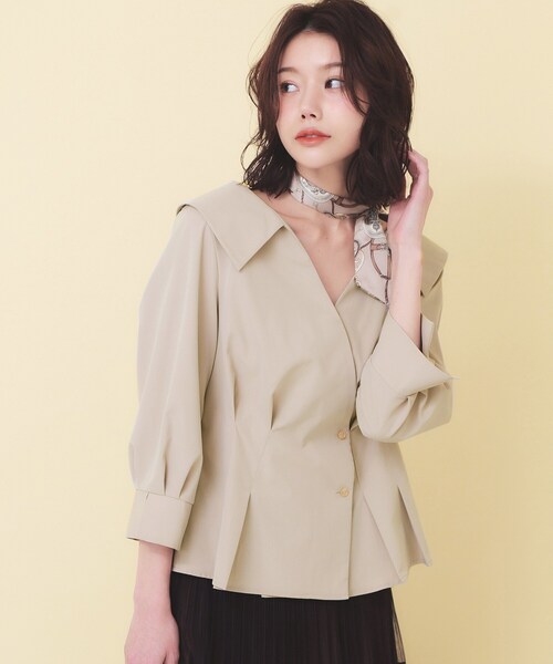index（インデックス）の「カシュクールタックシャツ【洗濯機OK/ストレッチ】（シャツ/ブラウス・レディース・オフホワイト/ベージュ/ダークグレー・00）」の4枚目の写真