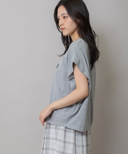 Munich(ミューニック)の「"The Plum"ロゴプリントタックスリーブTシャツ(Tシャツ/カットソー・レディース・グレー/アイボリー/ダークベージュ・FREE)」の15枚目の写真