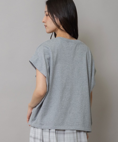 Munich(ミューニック)の「"The Plum"ロゴプリントタックスリーブTシャツ(Tシャツ/カットソー・レディース・グレー/アイボリー/ダークベージュ・FREE)」の16枚目の写真