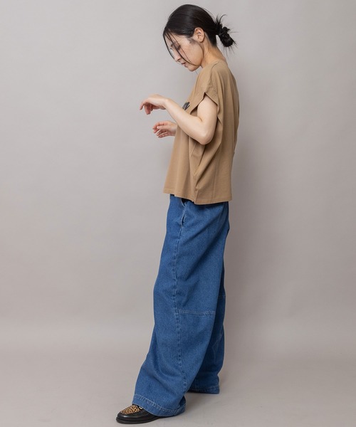 Munich(ミューニック)の「"The Plum"ロゴプリントタックスリーブTシャツ(Tシャツ/カットソー・レディース・グレー/アイボリー/ダークベージュ・FREE)」の9枚目の写真