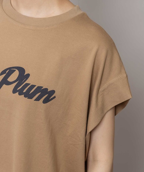 Munich(ミューニック)の「"The Plum"ロゴプリントタックスリーブTシャツ(Tシャツ/カットソー・レディース・グレー/アイボリー/ダークベージュ・FREE)」の5枚目の写真