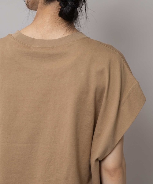 Munich(ミューニック)の「"The Plum"ロゴプリントタックスリーブTシャツ(Tシャツ/カットソー・レディース・グレー/アイボリー/ダークベージュ・FREE)」の13枚目の写真