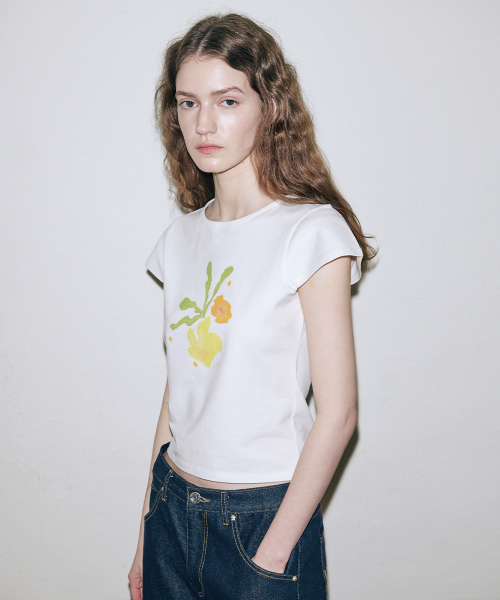 SINOON(シヌーン)の「SN Yellow Blossom T-Shirt (White)(Tシャツ/カットソー・レディース・ホワイト・SMALL/MEDIUM)」の5枚目の写真