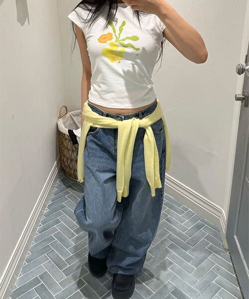 SINOON(シヌーン)の「SN Yellow Blossom T-Shirt (White)(Tシャツ/カットソー・レディース・ホワイト・SMALL/MEDIUM)」の3枚目の写真