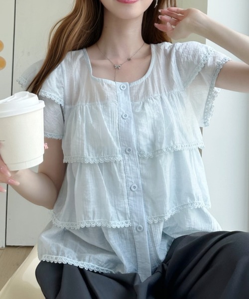 Ada.(エイダ)の「シワ加工 ティアードデザイン フレンチスリーブブラウス(シャツ/ブラウス・レディース・ブルー/アイボリー/ピンク・FREE)」の6枚目の写真