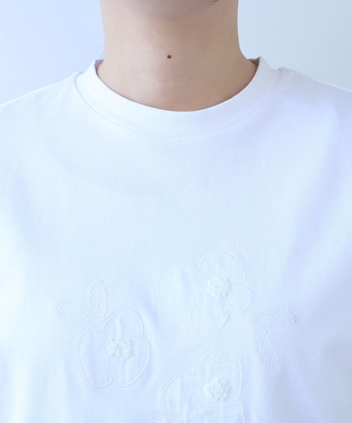 bulle de savon(ビュルデサボン)の「△らくがきはな 刺繍Tシャツ(Tシャツ/カットソー・レディース・ホワイト/ネイビー・FREE)」の17枚目の写真