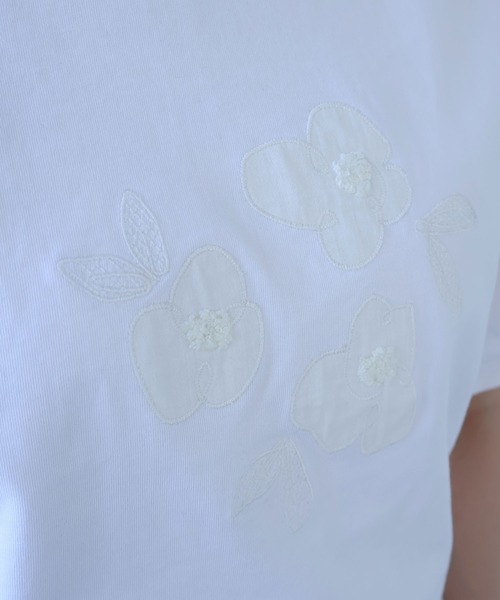 bulle de savon(ビュルデサボン)の「△らくがきはな 刺繍Tシャツ(Tシャツ/カットソー・レディース・ホワイト/ネイビー・FREE)」の21枚目の写真