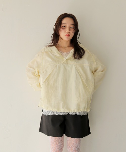 cheriella(シェリエラ)の「【cheriella】ブライトシアーナイロンアノラックパーカー BRIGHT SHEER NYLON ANORAK PARKA(パーカー・レディース・ブラック/アイボリー/ベージュ・FREE)」の5枚目の写真