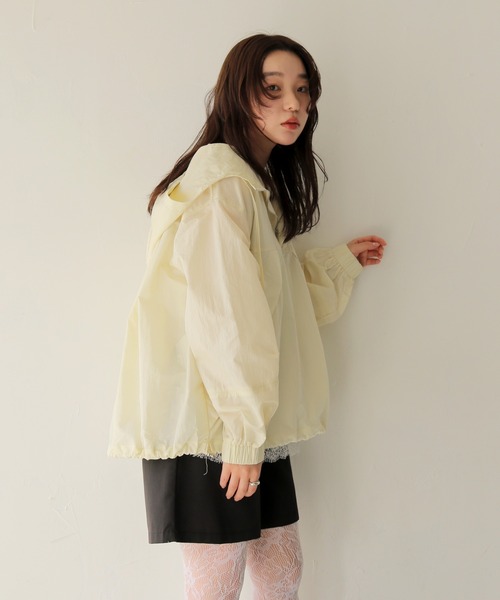 cheriella(シェリエラ)の「【cheriella】ブライトシアーナイロンアノラックパーカー BRIGHT SHEER NYLON ANORAK PARKA(パーカー・レディース・ブラック/アイボリー/ベージュ・FREE)」の6枚目の写真