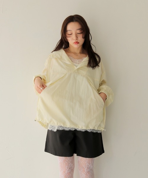 cheriella(シェリエラ)の「【cheriella】ブライトシアーナイロンアノラックパーカー BRIGHT SHEER NYLON ANORAK PARKA(パーカー・レディース・ブラック/アイボリー/ベージュ・FREE)」の10枚目の写真
