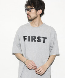 Firsthand（ファーストハンド）の「Firsthand/ファーストハンド 6オンス フロントロゴプリント クルーネックTシャツ / プリントTシャツ PR FIRST（Tシャツ/カットソー）」