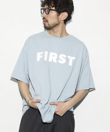 Firsthand（ファーストハンド）の「Firsthand/ファーストハンド 6オンス フロントロゴプリント クルーネックTシャツ / プリントTシャツ PR FIRST（Tシャツ/カットソー）」