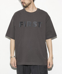 Firsthand（ファーストハンド）の「Firsthand/ファーストハンド 6オンス フロントロゴプリント クルーネックTシャツ / プリントTシャツ PR FIRST（Tシャツ/カットソー）」