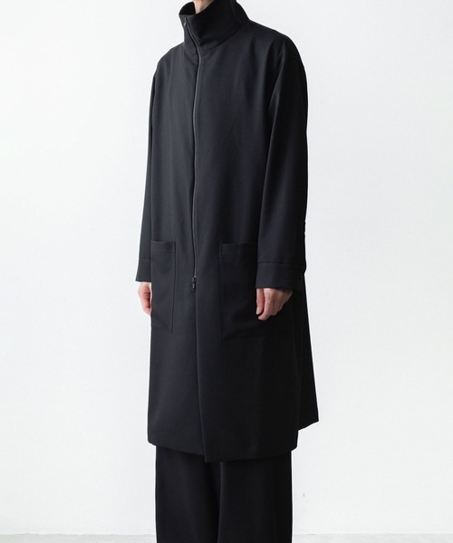 ato（アトウ）の「RECYCLE POLYESTER STAND COLLAR COAT（ステンカラーコート・メンズ・ベージュ/ブラック・46/48）」の6枚目の写真
