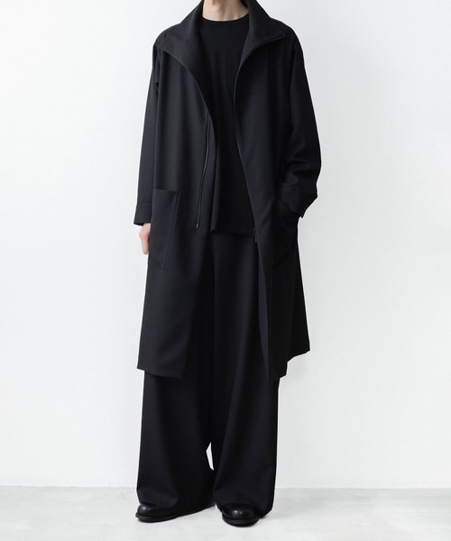 ato（アトウ）の「RECYCLE POLYESTER STAND COLLAR COAT（ステンカラーコート・メンズ・ベージュ/ブラック・46/48）」の22枚目の写真