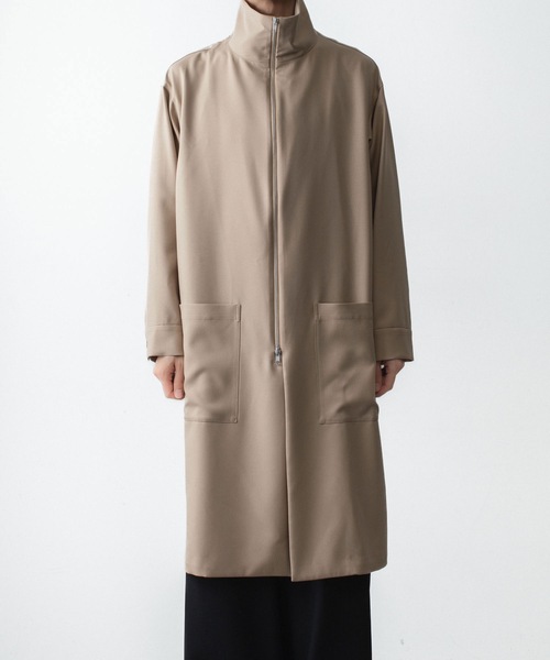 ato（アトウ）の「RECYCLE POLYESTER STAND COLLAR COAT（ステンカラーコート・メンズ・ベージュ/ブラック・46/48）」の21枚目の写真