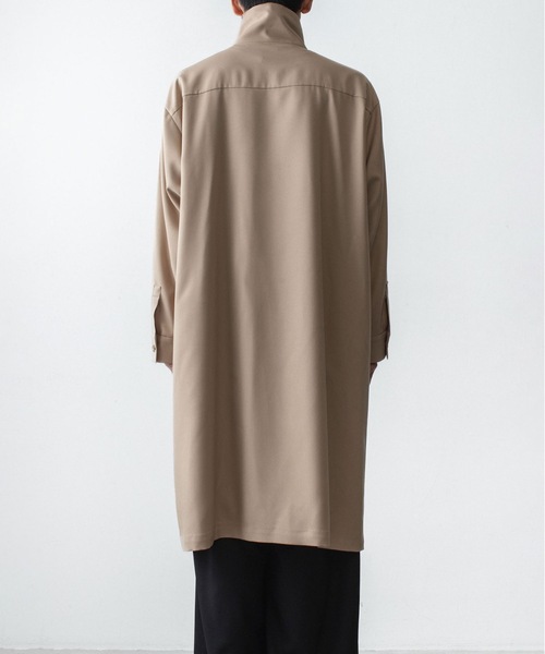 ato（アトウ）の「RECYCLE POLYESTER STAND COLLAR COAT（ステンカラーコート・メンズ・ベージュ/ブラック・46/48）」の17枚目の写真