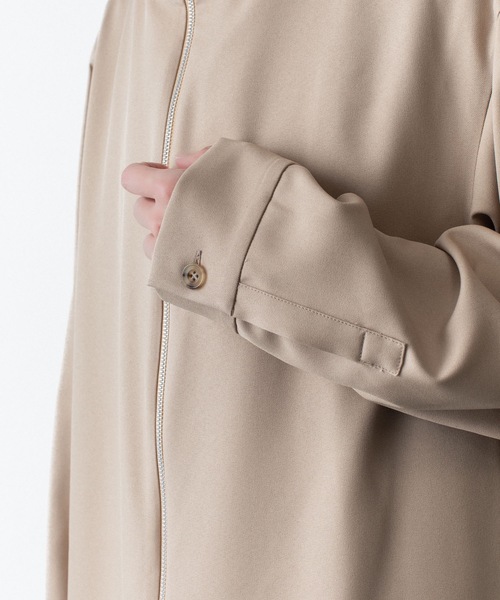 ato（アトウ）の「RECYCLE POLYESTER STAND COLLAR COAT（ステンカラーコート・メンズ・ベージュ/ブラック・46/48）」の12枚目の写真