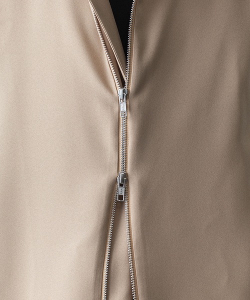 ato（アトウ）の「RECYCLE POLYESTER STAND COLLAR COAT（ステンカラーコート・メンズ・ベージュ/ブラック・46/48）」の11枚目の写真