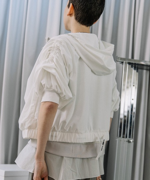 MARECHAL TERRE（マルシャルテル）の「【接触冷感 /UVカット/吸水速乾/遮熱性】ギャザーパーカー（ブルゾン・レディース・ブラック/オフホワイト/チャコールグレー/ライトグレー・MEDIUM）」の12枚目の写真