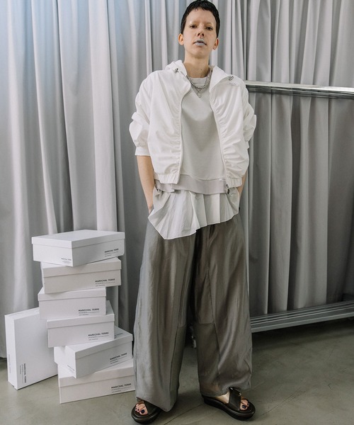 MARECHAL TERRE（マルシャルテル）の「【接触冷感 /UVカット/吸水速乾/遮熱性】ギャザーパーカー（ブルゾン・レディース・ブラック/オフホワイト/チャコールグレー/ライトグレー・MEDIUM）」の15枚目の写真