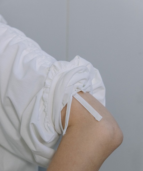 MARECHAL TERRE（マルシャルテル）の「【接触冷感 /UVカット/吸水速乾/遮熱性】ギャザーパーカー（ブルゾン・レディース・ブラック/オフホワイト/チャコールグレー/ライトグレー・MEDIUM）」の17枚目の写真