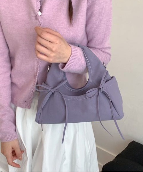FINEnough(ファインナフ)の「2WAYリボンワンハンドルバッグ(ショルダーバッグ・レディース・ブラック/イエロー/ラベンダー/ホワイト/グレー・FREE)」の4枚目の写真