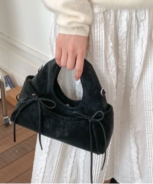 FINEnough(ファインナフ)の「2WAYリボンワンハンドルバッグ(ショルダーバッグ・レディース・ブラック/イエロー/ラベンダー/ホワイト/グレー・FREE)」の1枚目の写真