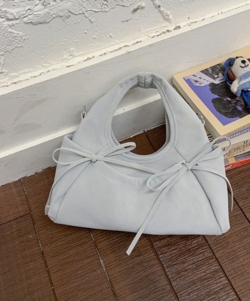FINEnough(ファインナフ)の「2WAYリボンワンハンドルバッグ(ショルダーバッグ・レディース・ブラック/イエロー/ラベンダー/ホワイト/グレー・FREE)」の11枚目の写真