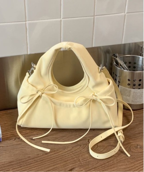 FINEnough(ファインナフ)の「2WAYリボンワンハンドルバッグ(ショルダーバッグ・レディース・ブラック/イエロー/ラベンダー/ホワイト/グレー・FREE)」の8枚目の写真