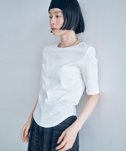 Obis&(オビスアンド)の「5分袖カーブヘムTシャツ【二の腕&おなかをカバー】(Tシャツ/カットソー・レディース・ブラック/ブラウン/ホワイト・FREE)」の13枚目の写真