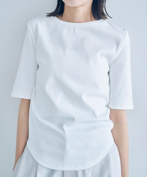 Obis&(オビスアンド)の「5分袖カーブヘムTシャツ【二の腕&おなかをカバー】(Tシャツ/カットソー・レディース・ブラック/ブラウン/ホワイト・FREE)」の17枚目の写真