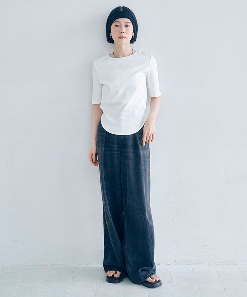 Obis&(オビスアンド)の「5分袖カーブヘムTシャツ【二の腕&おなかをカバー】(Tシャツ/カットソー・レディース・ブラック/ブラウン/ホワイト・FREE)」の22枚目の写真