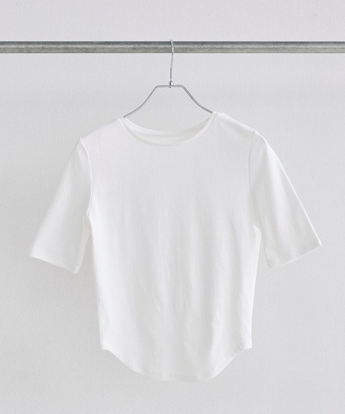 Obis&(オビスアンド)の「5分袖カーブヘムTシャツ【二の腕&おなかをカバー】(Tシャツ/カットソー・レディース・ブラック/ブラウン/ホワイト・FREE)」の10枚目の写真