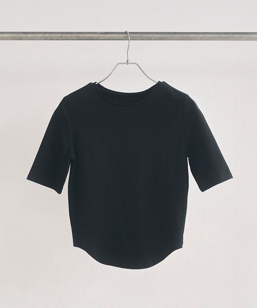 Obis&(オビスアンド)の「5分袖カーブヘムTシャツ【二の腕&おなかをカバー】(Tシャツ/カットソー・レディース・ブラック/ブラウン/ホワイト・FREE)」の12枚目の写真
