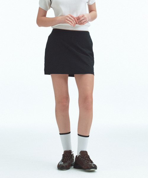 Rest&Recreation(レストアンドレクリエーション)の「NYLON BACK POUCH SKIRT - BLACK(スカート・レディース・その他・SMALL/MEDIUM)」の6枚目の写真