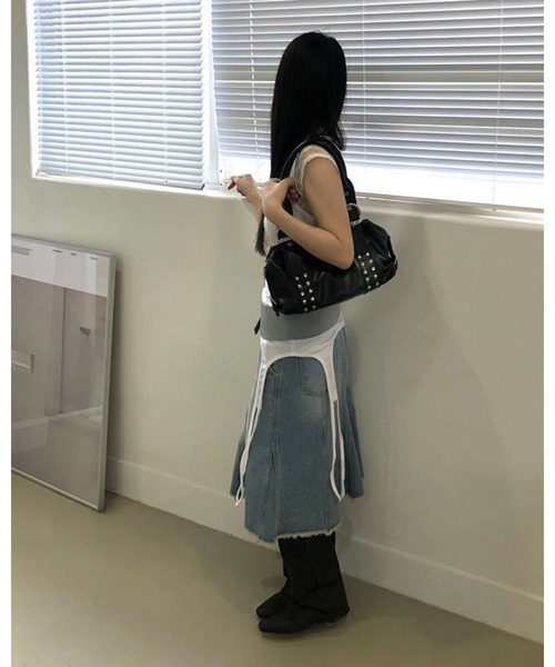 LA VORAGINE(ラ ヴォラジネ)の「PU レザー スタッズ バイカーバッグ 大容量 ショルダーアンダーバッグ クール(ショルダーバッグ・レディース・ホワイト/ブラック・FREE)」の16枚目の写真