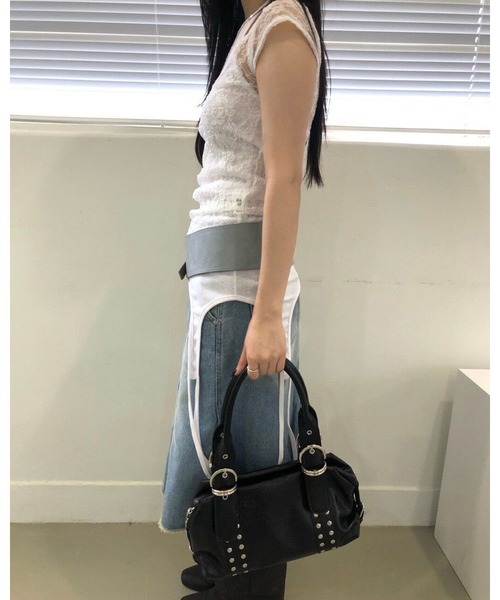 LA VORAGINE(ラ ヴォラジネ)の「PU レザー スタッズ バイカーバッグ 大容量 ショルダーアンダーバッグ クール(ショルダーバッグ・レディース・ホワイト/ブラック・FREE)」の17枚目の写真