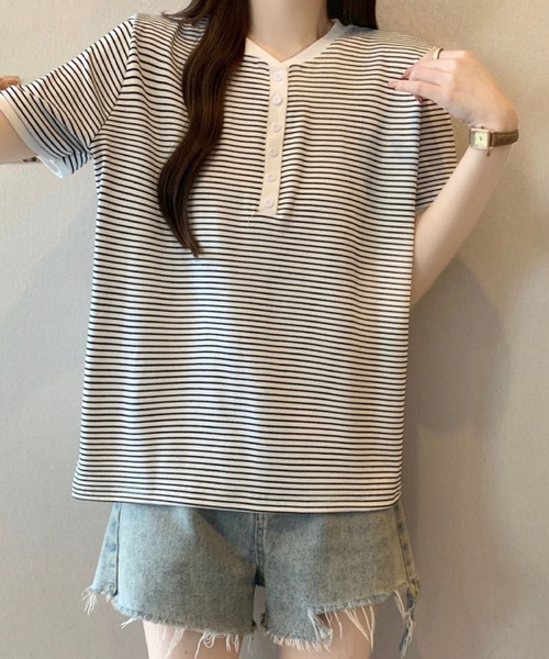 2ly2(トゥーリートゥー)の「ボーダーTシャツ 半袖 ヘンリーネック カットソー ゆったり 体型カバー カジュアル 春夏(Tシャツ/カットソー・レディース・ホワイト/グレー・FREE)」の6枚目の写真