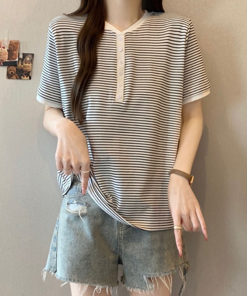 2ly2(トゥーリートゥー)の「ボーダーTシャツ 半袖 ヘンリーネック カットソー ゆったり 体型カバー カジュアル 春夏(Tシャツ/カットソー・レディース・ホワイト/グレー・FREE)」の7枚目の写真