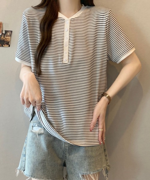 2ly2(トゥーリートゥー)の「ボーダーTシャツ 半袖 ヘンリーネック カットソー ゆったり 体型カバー カジュアル 春夏(Tシャツ/カットソー・レディース・ホワイト/グレー・FREE)」の8枚目の写真