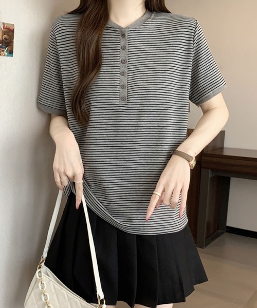 2ly2(トゥーリートゥー)の「ボーダーTシャツ 半袖 ヘンリーネック カットソー ゆったり 体型カバー カジュアル 春夏(Tシャツ/カットソー・レディース・ホワイト/グレー・FREE)」の11枚目の写真