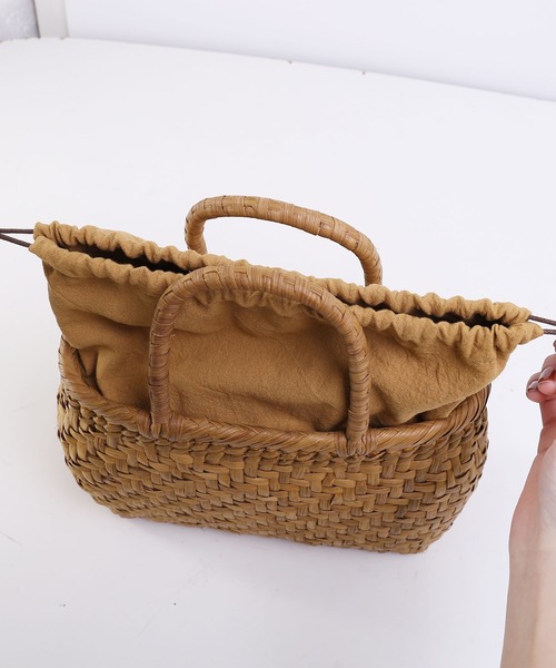 sankyo shokai(サンキョウショウカイ)の「山葡萄 網代編み かごバッグ(かごバッグ・レディース・ブラウン・FREE)」の15枚目の写真