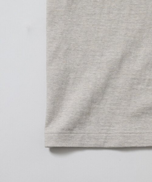 AMERICANA(アメリカーナ)の「Americana/アメリカーナ × Firsthand 別注 丸胴ラフィー天竺 ロゴプリントTEE / リラックスフィット ダイアゴナル バックプリントTシャツ 限定展開(Tシャツ/カットソー・レディース・オフホワイト/スミクロ/ダークブラウン・FREE)」の18枚目の写真