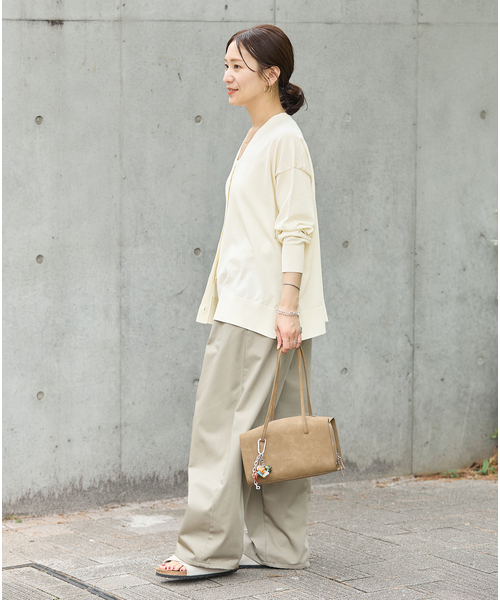 JOURNAL STANDARD(ジャーナルスタンダード)の「【UVカット/洗える/接触冷感】WASHABLE COOL UV Vカーディガン(ニット/セーター・レディース・ブラック/アイボリー/サックスブルー・FREE)」の17枚目の写真