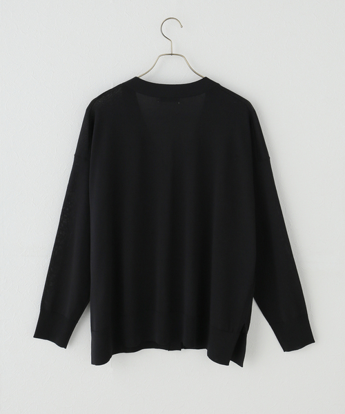 JOURNAL STANDARD(ジャーナルスタンダード)の「【UVカット/洗える/接触冷感】WASHABLE COOL UV Vカーディガン(ニット/セーター・レディース・ブラック/アイボリー/サックスブルー・FREE)」の4枚目の写真