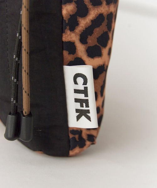 CONTROL FREAK / CTFK(コントロールフリーク)の「CONTROL FREAK / CTFK/コントロールフリーク/シーティーエフケー ナイロンハンディショルダー 撥水 巾着バッグ 巾着ショルダー ミニバッグ コンパクト ミニポーチ付き 豹柄 牛柄 カウ柄 レディース 秋 秋服 2026年秋冬(ショルダーバッグ・レディース・レオパード/アニマル・FREE)」の21枚目の写真