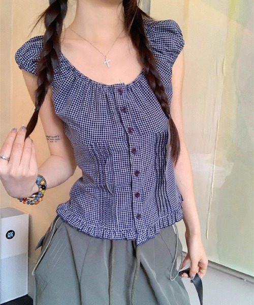 HALEY PESCA(ヘーリーペスカ)の「HALEY PESCA/レトロガーリー ギンガムチェック シャーリングパフスリーブブラウス(シャツ/ブラウス・レディース・ブルー・MEDIUM)」の1枚目の写真